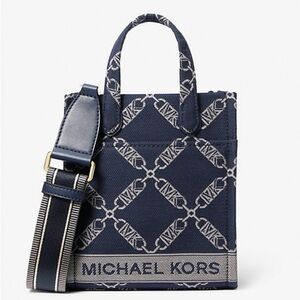 MICHAEL KORS 💙Gigi💙 NAVY EXTRA SMALL EMPIRE LOGO JACQUARD CROSSBODY BAG🌟EUC🌟